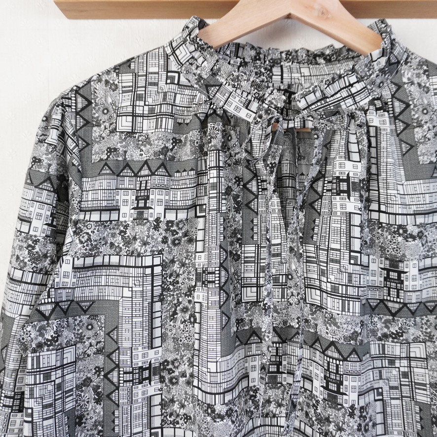 リバティ＊フリルネックブラウス（7・9・11・13・15号)