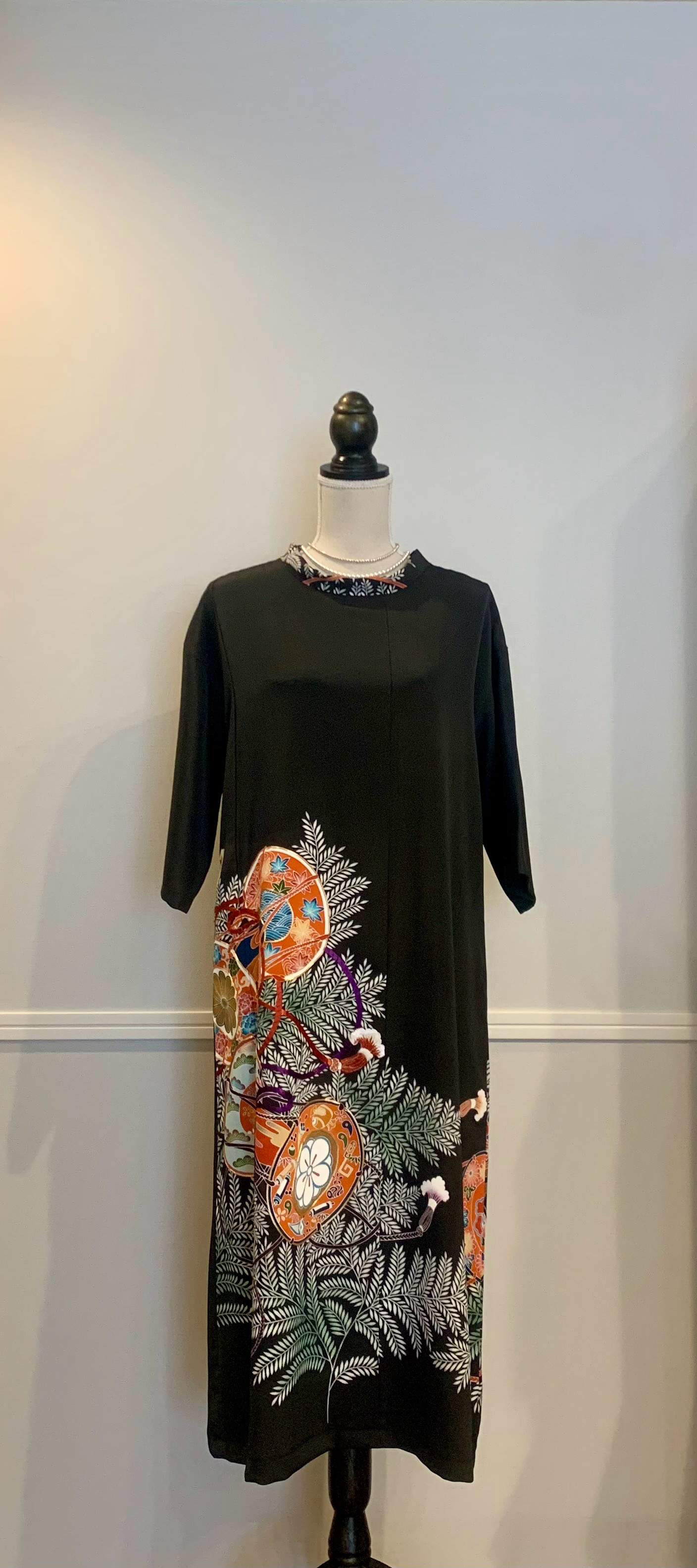 ＊アンティーク着物のリメイク＊黒留袖のフォーマル衿つきAラインワンピース＊＊