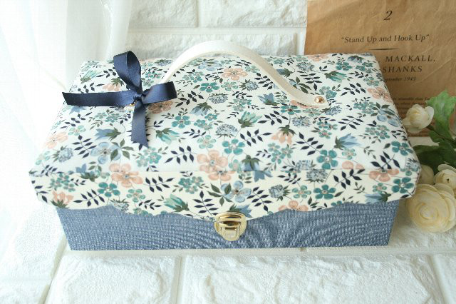 裁縫箱　Lサイズ　ソーイングボックス　アクセサリーボックス　リバティ生地使用 エデナム