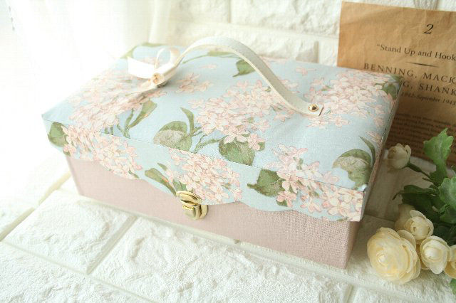 裁縫箱　Lサイズ　ソーイングボックス　アクセサリーボックス　リバティ生地使用 アーカイブライラック