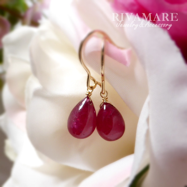 K10YG ルビーピアス 約9mm プレーンドロップ スムースドロップ 「美しき幻想のポルトボヌール」