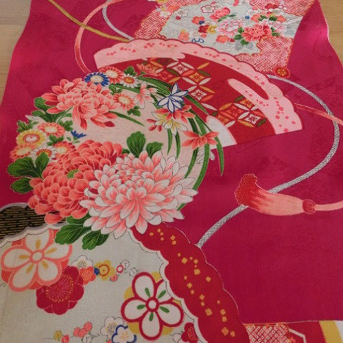 超美品【小紋】縮緬　正絹　袷　広襟　花柄　ピンク　丸花紋　藤の花　紅葉　梅 超美品【小紋】縮緬 正絹 袷 広襟 花柄 ピンク 丸花紋 藤の花 紅葉 梅
