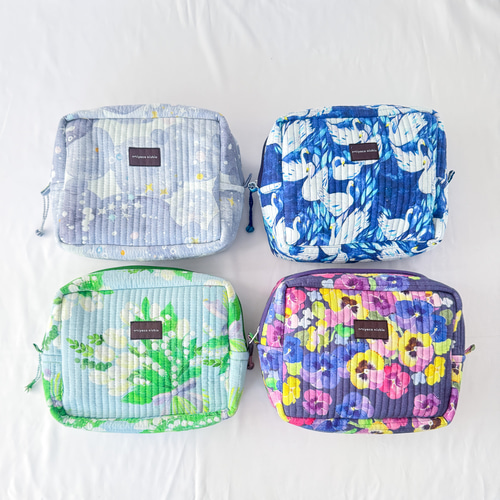 ✴︎ハンドメイド✴︎キルティングポーチセット　15個 キルティングポーチLサイズ「Swan」 ポーチ miyaco nishio 通販