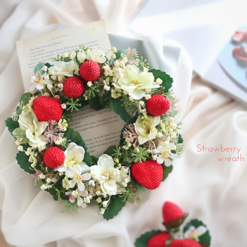 いちごのナチュラルリース ❁ 21cm 春 大人可愛い 誕生日 ドアリース