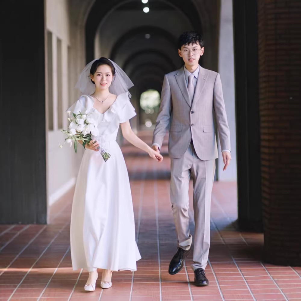 韓国風 白 Vネック ウェディングドレス シンプル 結婚式 花嫁 パーティー 誕生日 二次会 前撮り HL1369