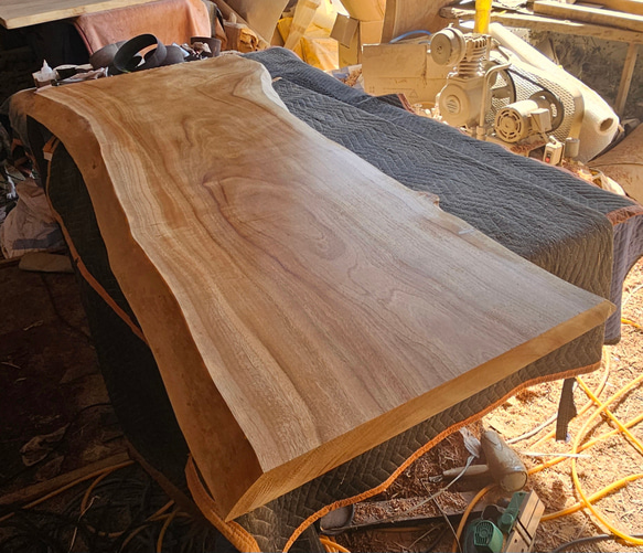 楠　一枚板　ダイニング　テーブル　最高級　カウンター　栃　座卓　リビング　希少 楠 一枚板 ダイニング テーブル リビング 栃 ウォールナット 希少 座卓