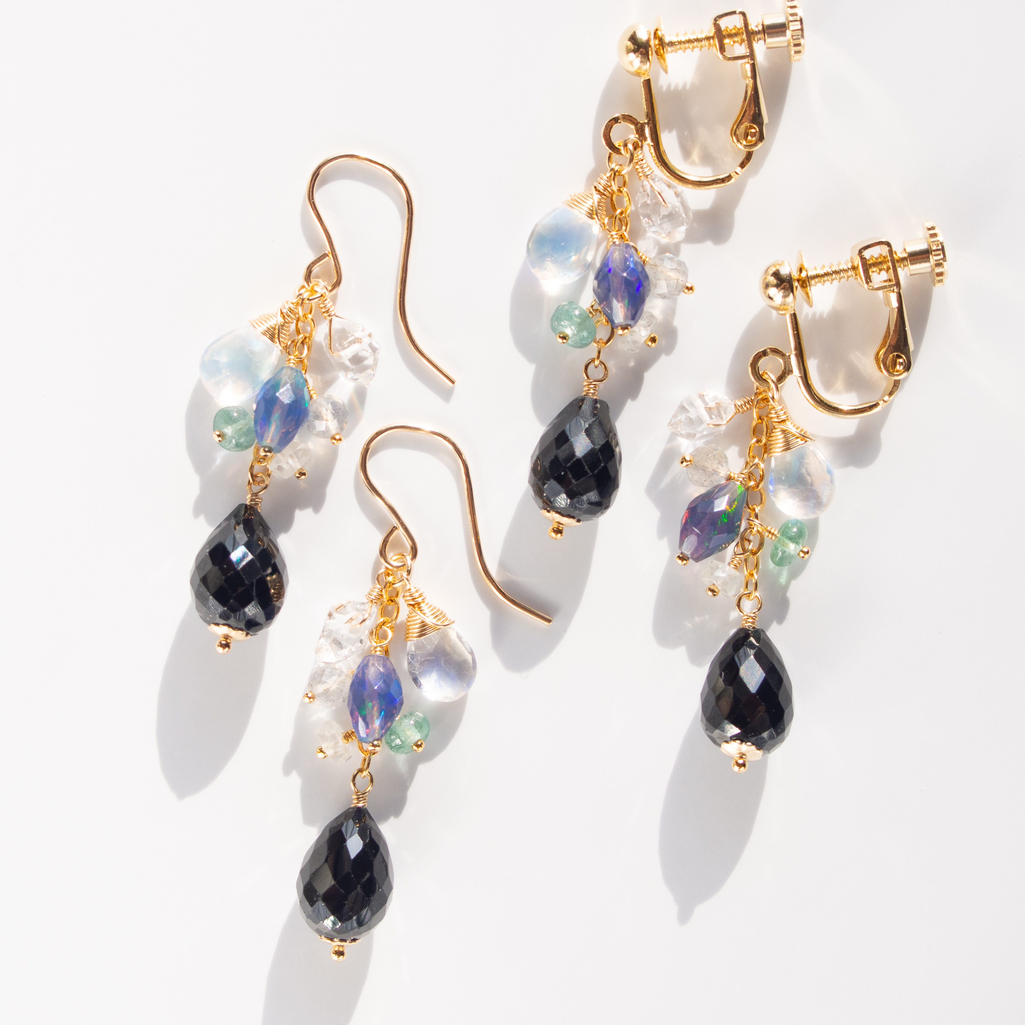 ブラックスピネルと天然石（ブラックオパール・ムーンストーン）のiroasobiピアス（14KGF）／イヤリング