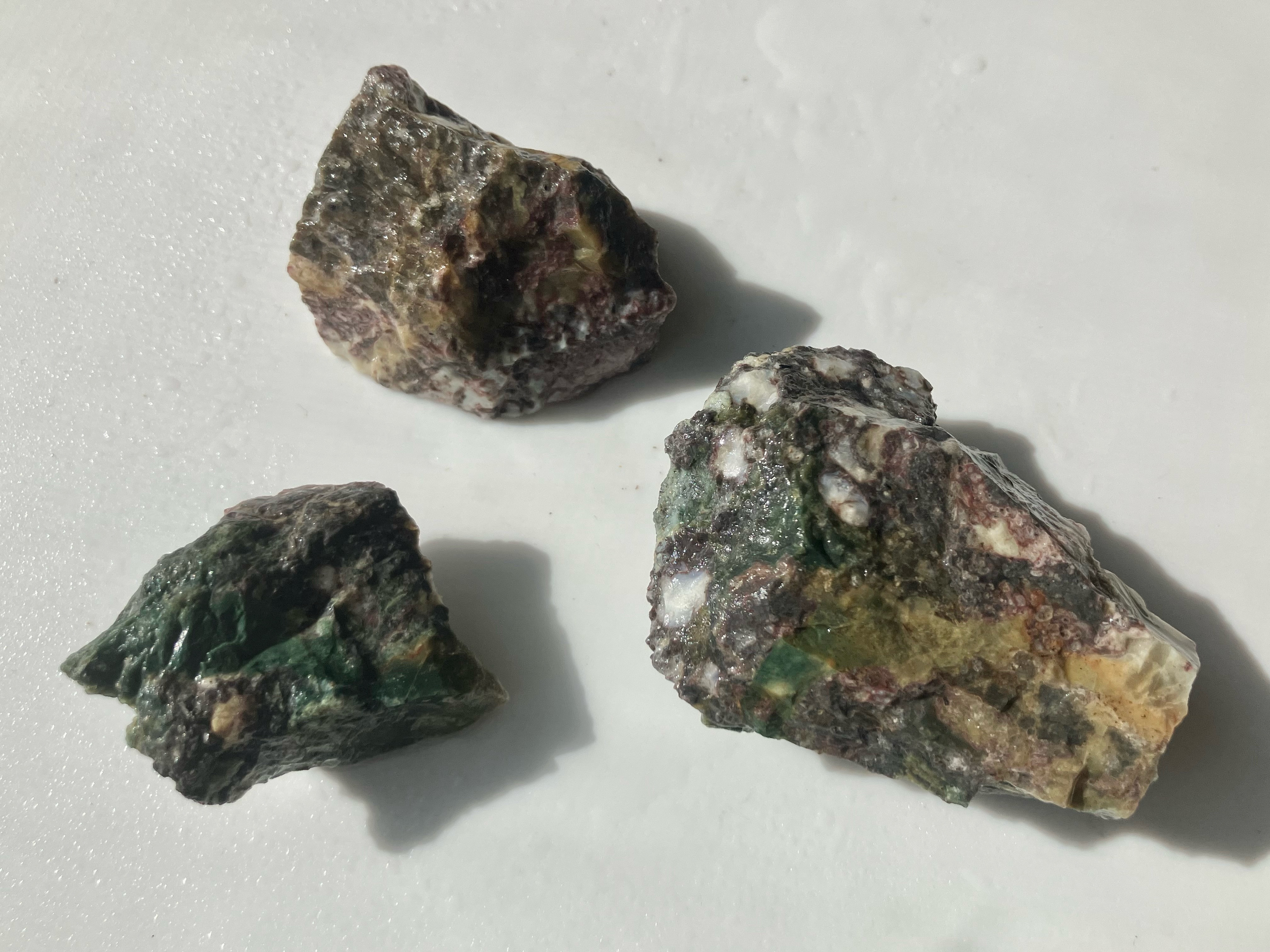 富山県産　ジャスパー原石　水石　3個セット　②  水に濡らしてお楽しみください。