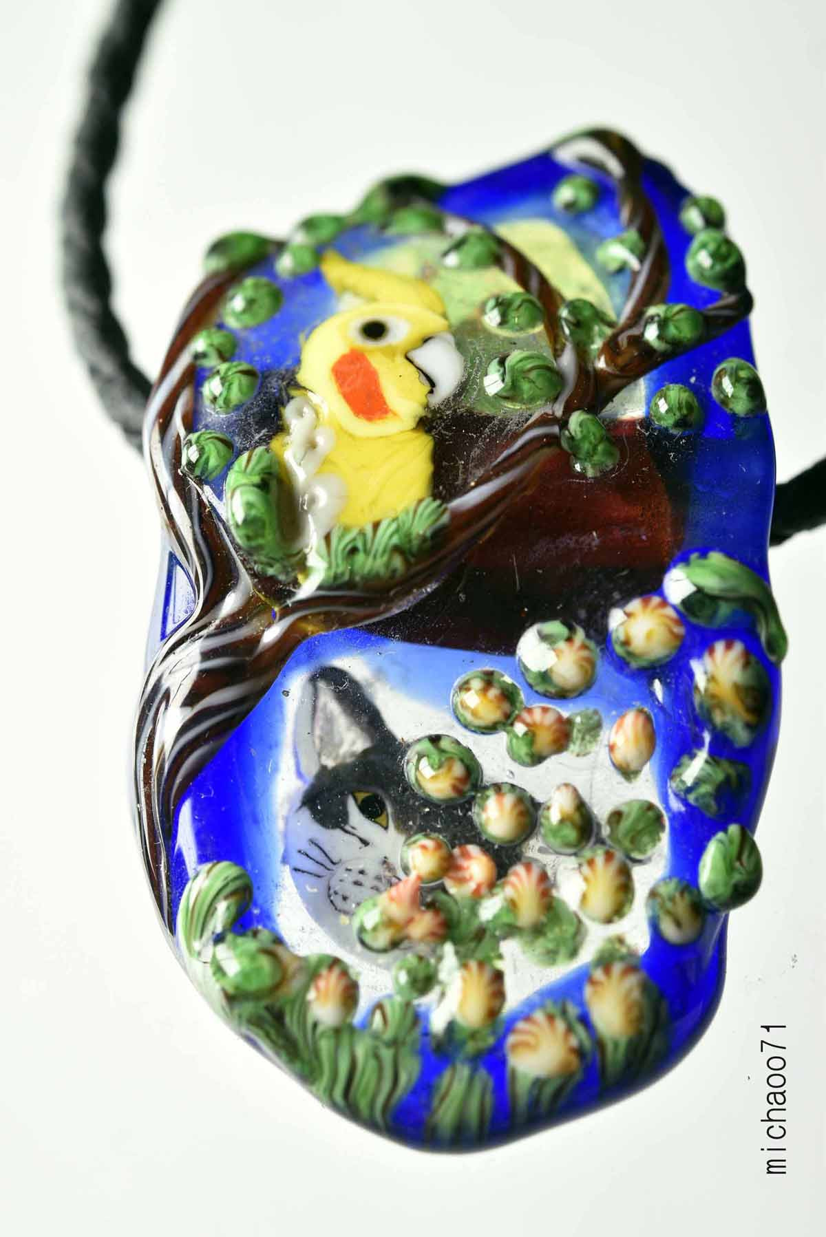 インコ　猫　とんぼとんぼ玉 トンボ玉 蜻蛉玉 ペンダントトップ   モレッティ   ハンドメイド 13466-491