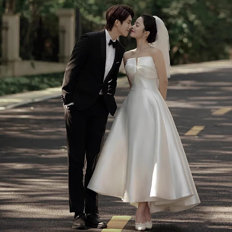 高級感 ウェディングドレス 白 黒 ノースリーブ シンプル 韓国風 花嫁 誕生日 二次会 前撮り お呼ばれ AK855