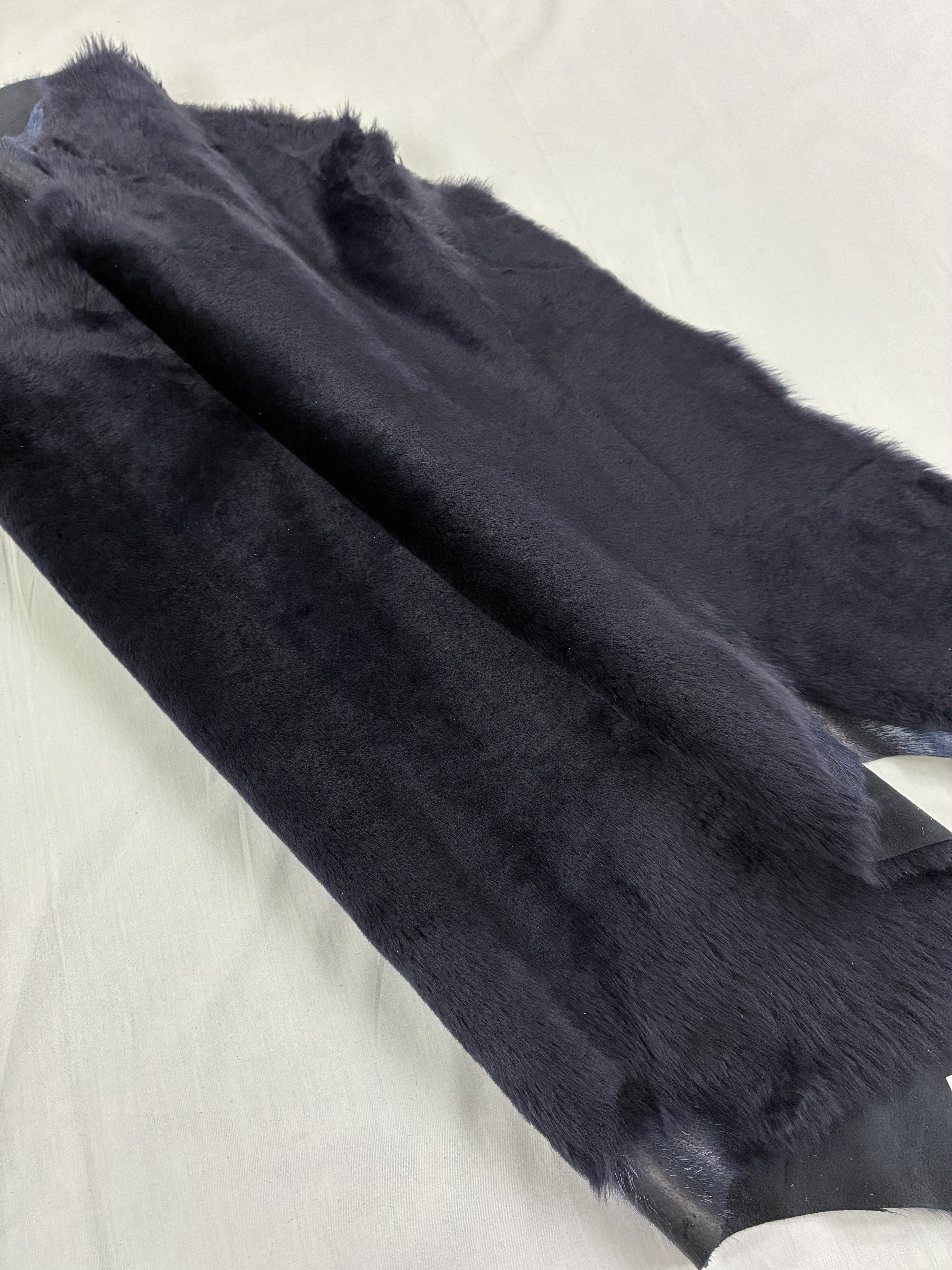 ムートン　ネイビー