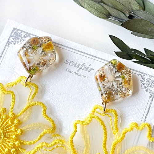 大ぶりレースフラワーピアス/イヤリング ピアス（スタッド・一粒