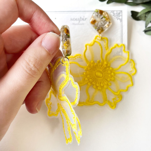 大ぶりレースフラワーピアス/イヤリング ピアス（スタッド・一粒