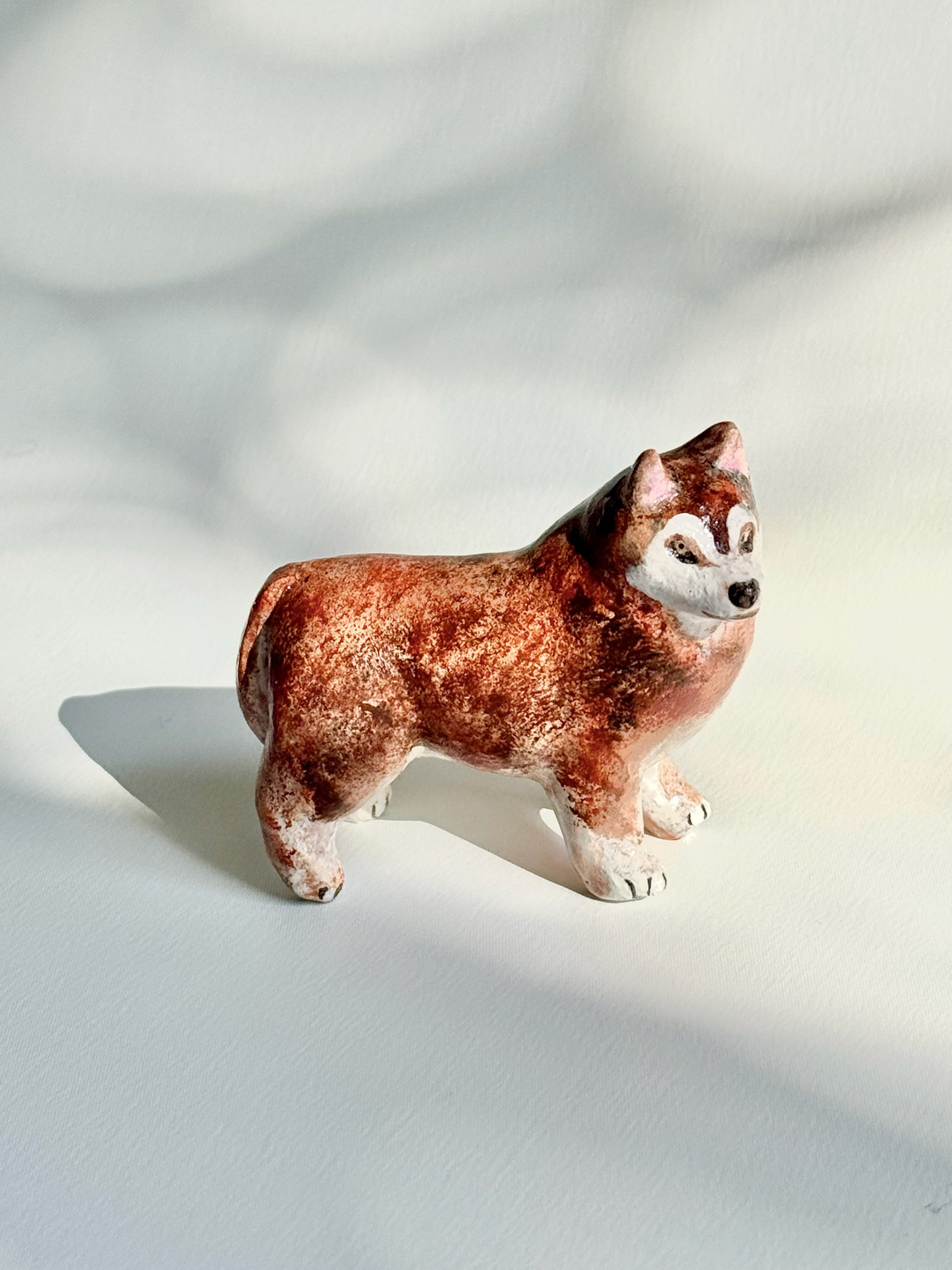 ユマ（Yuma）　陶器のマスコット　犬ぞりハスキーシリーズ