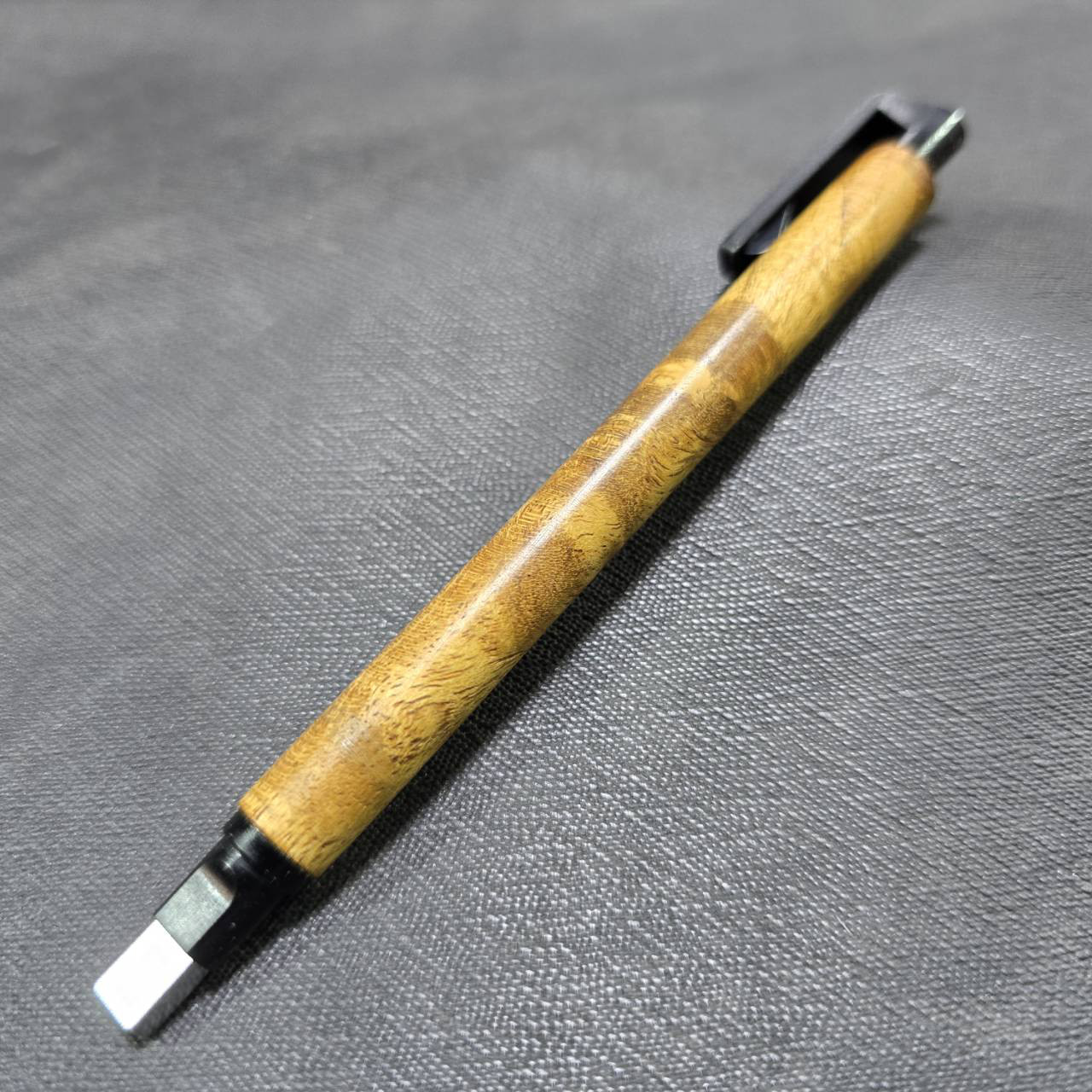 御蔵島桑  MONO zero 角型消しゴム【送料・ギフトボックス無料・当日発送】324