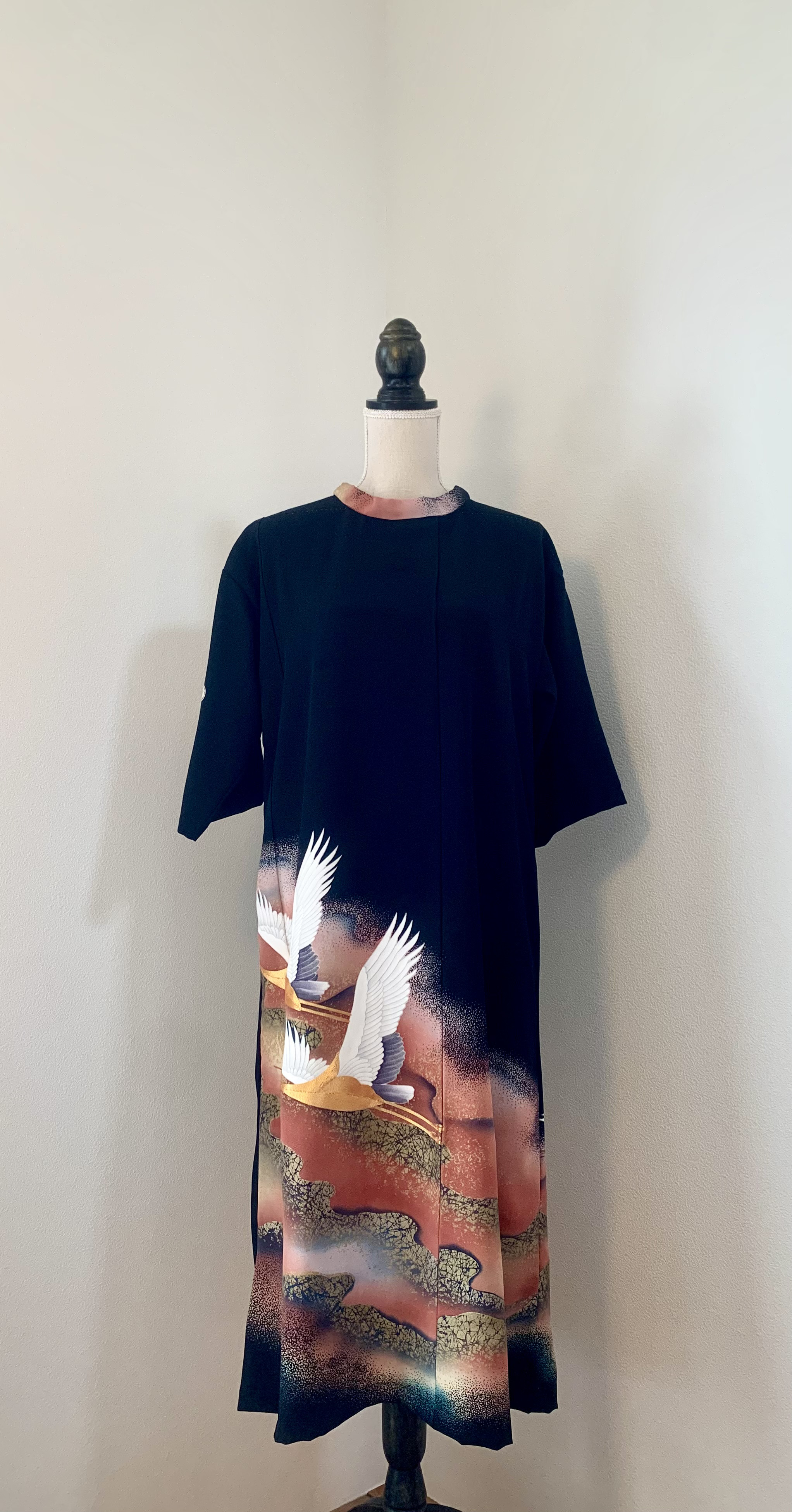 ＊アンティーク着物リメイク＊(作家物)黒留袖のフォーマル衿つきAラインワンピース＊＊