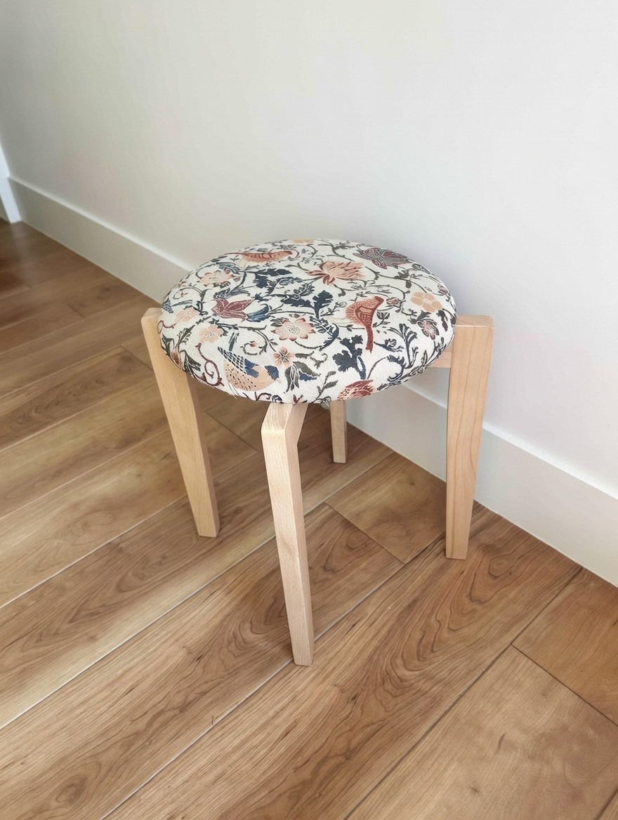 スツール　天然木　北欧　玄関用　木製　椅子　『 花と鳥 』