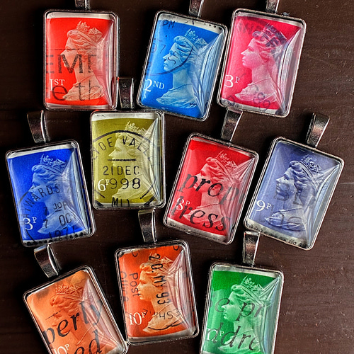 英国ヴィンテージ切手の記憶｜グレー系 107｜エリザベスⅡ女王の横顔を