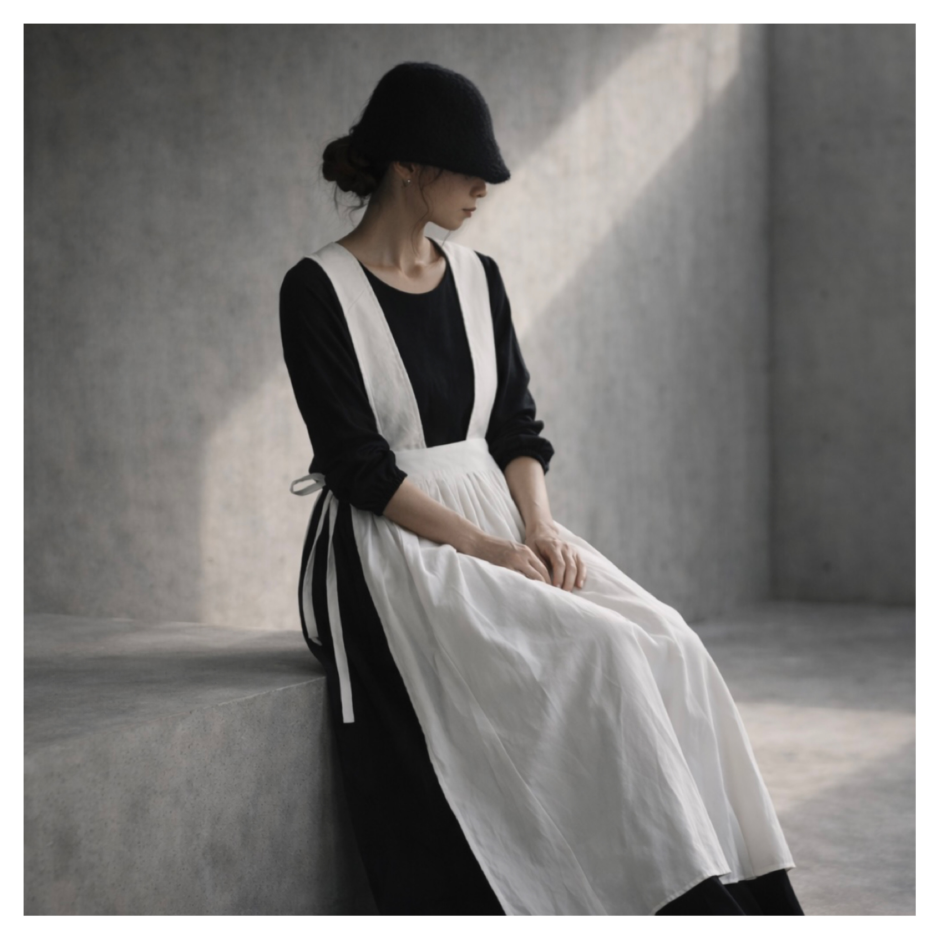 前後2wayデニムジャンパースカート／岡山児島6オンスデニムサイドリボンデザインエプロンワンピース／オフホワイト