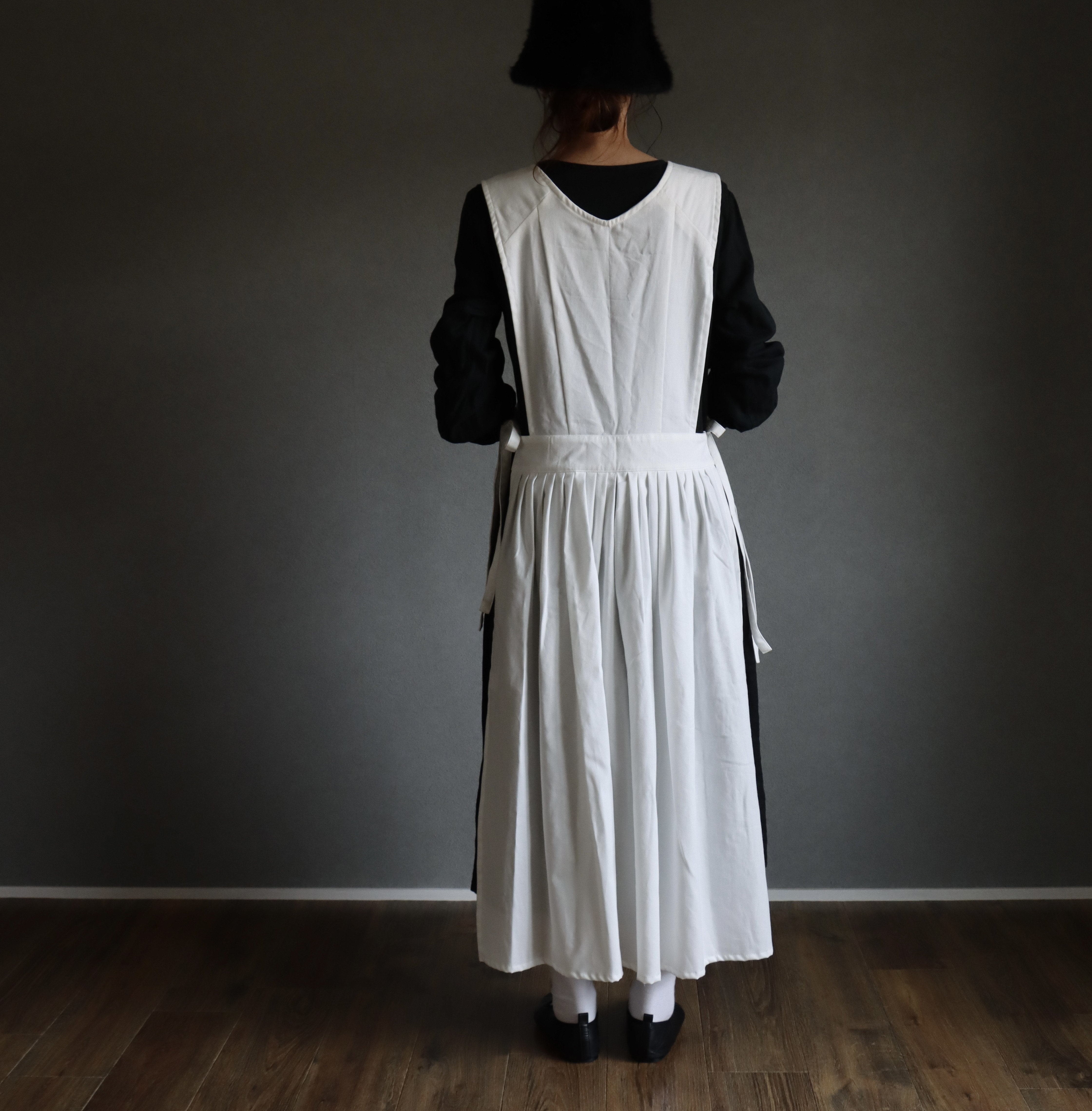 前後2wayデニムジャンパースカート／岡山児島6オンスデニムサイドリボンデザインエプロンワンピース／オフホワイト