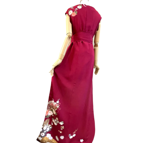 着物 リメイク ゆったり美シルエット 深紅に咲く百花と金の輝き 御所車