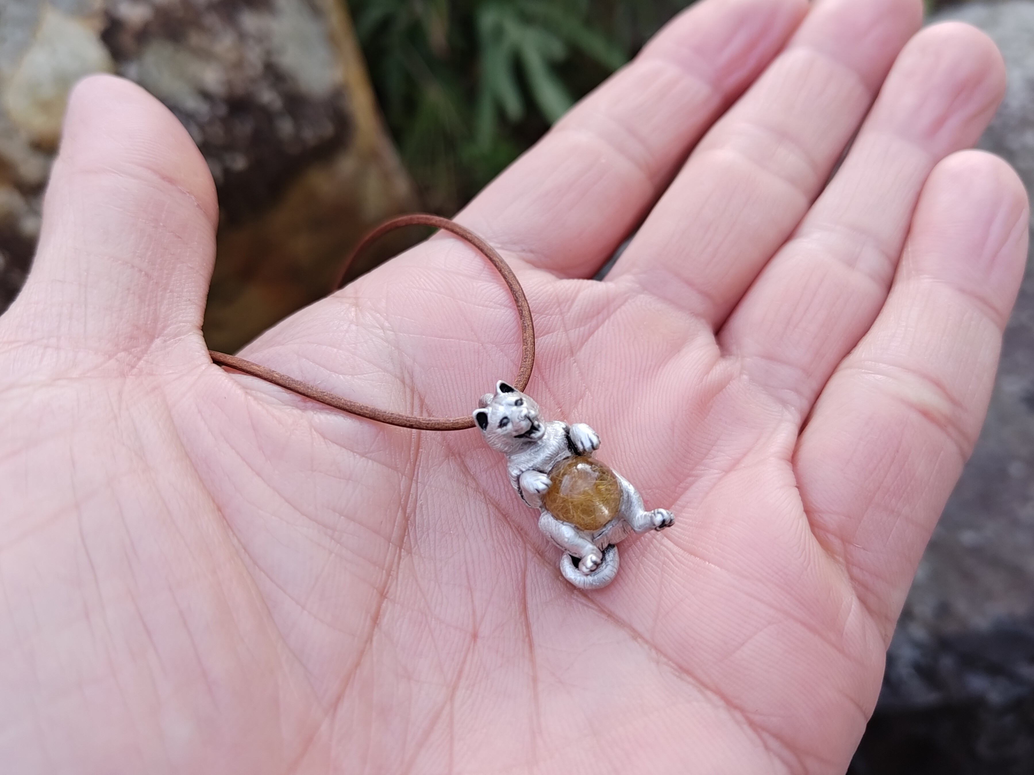 限定1点　犬アクセサリー　柴犬玉ペンダント　ルチルクォーツ　革紐ネックレス付き