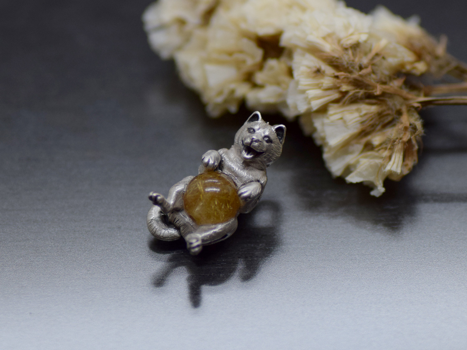 限定1点　犬アクセサリー　柴犬玉ペンダント　ルチルクォーツ　革紐ネックレス付き