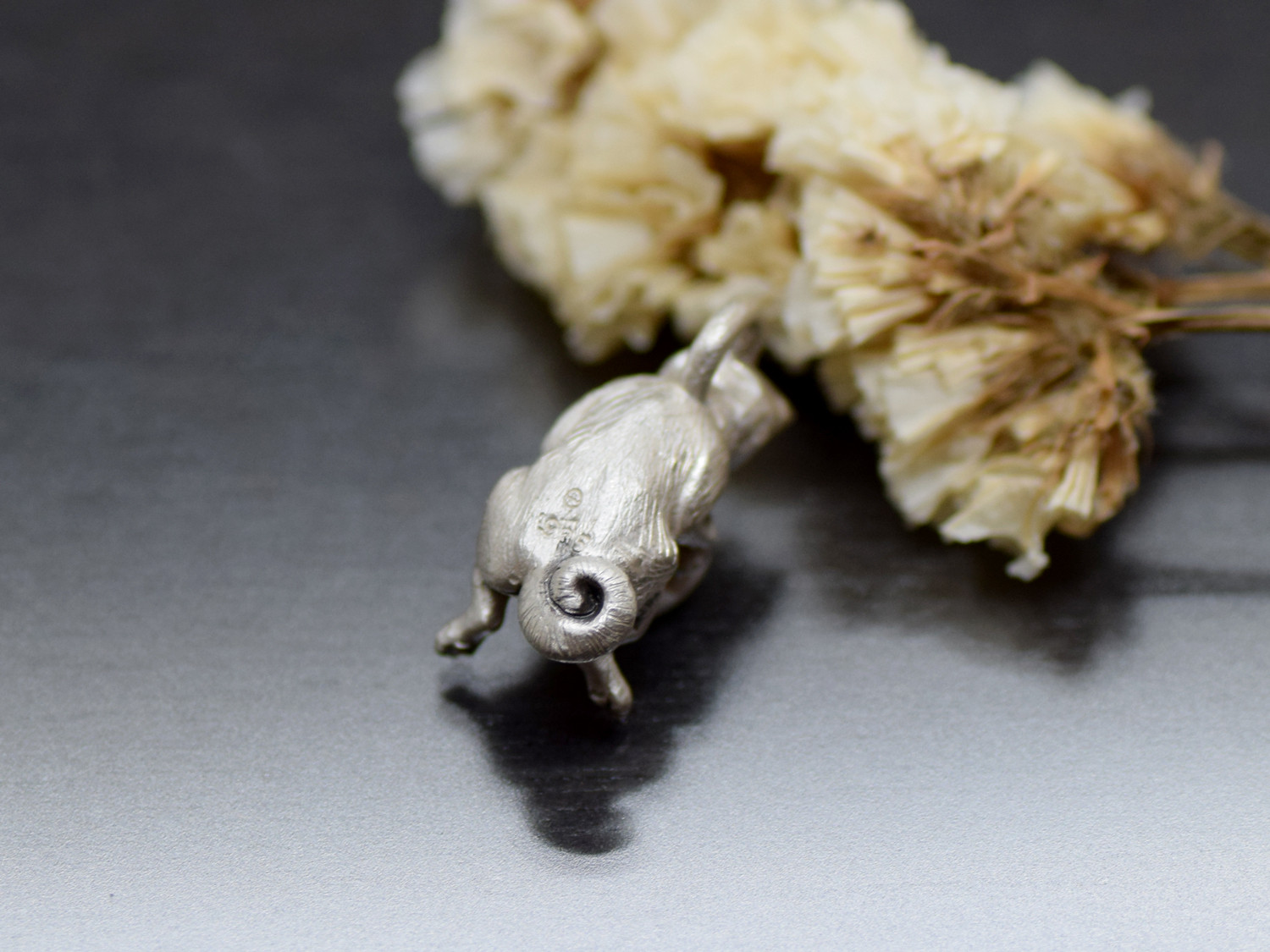 限定1点　犬アクセサリー　柴犬玉ペンダント　ルチルクォーツ　革紐ネックレス付き