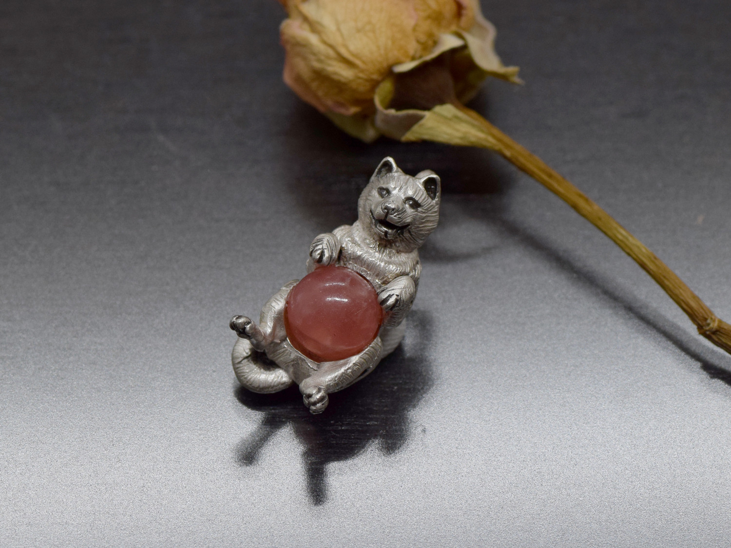 限定1点　犬アクセサリー　柴犬玉ペンダント　インカローズ　革紐ネックレス付き