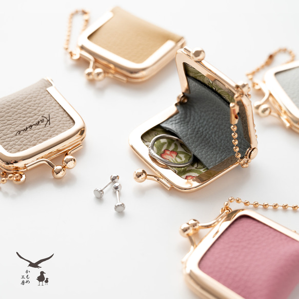 がま口 チャーム 【 シュリンクレザー 】 名入れ 本革 ウィリアムモリス 小物入れ 贈り物 プチギフト HW57K 1枚目の画像