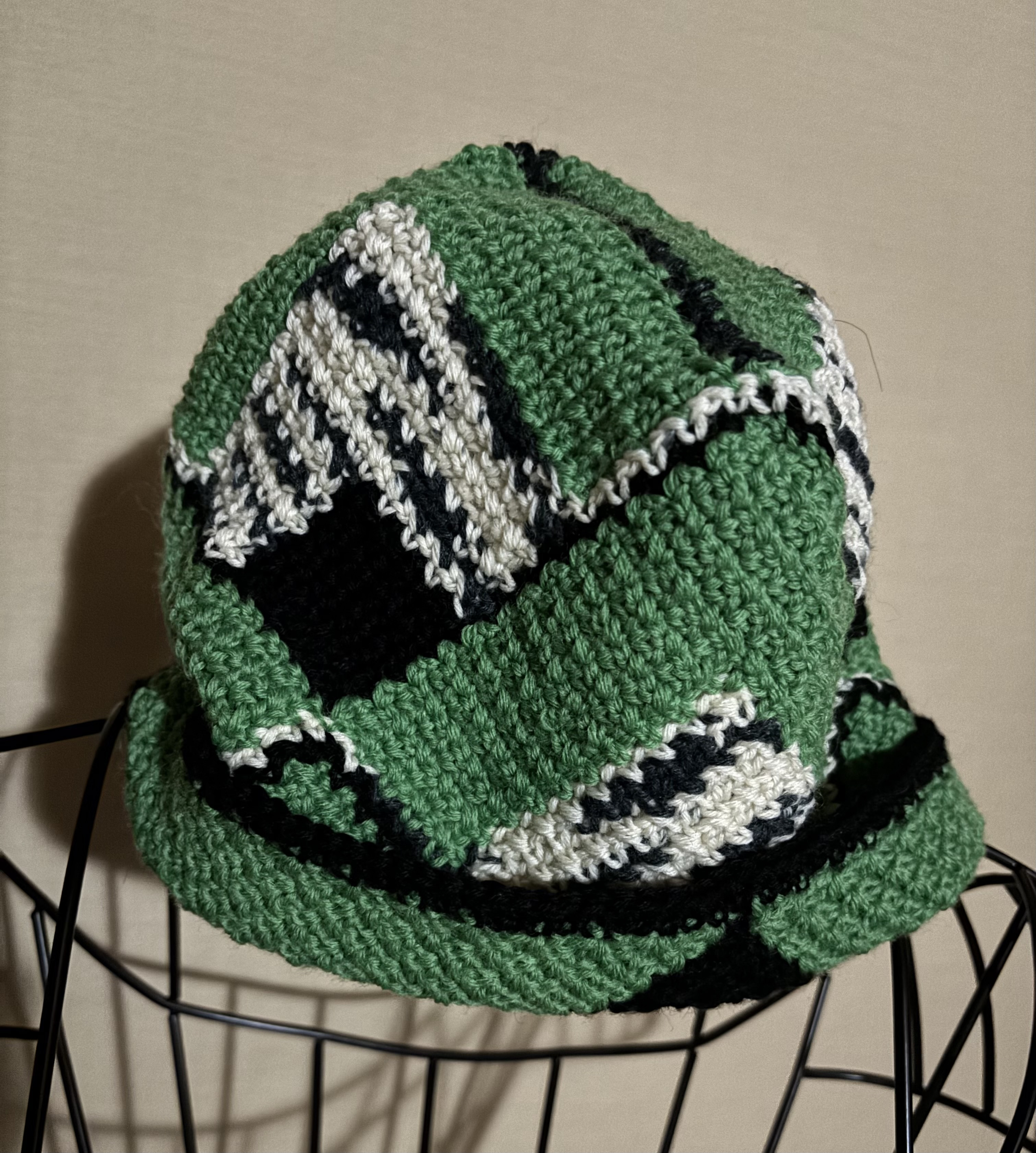 細方眼編みのカラフル帽子・グリーン 4,250円