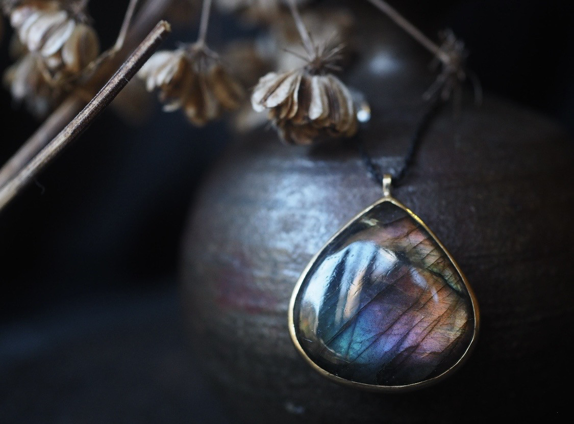 labradorite brass necklace (kotohogi)