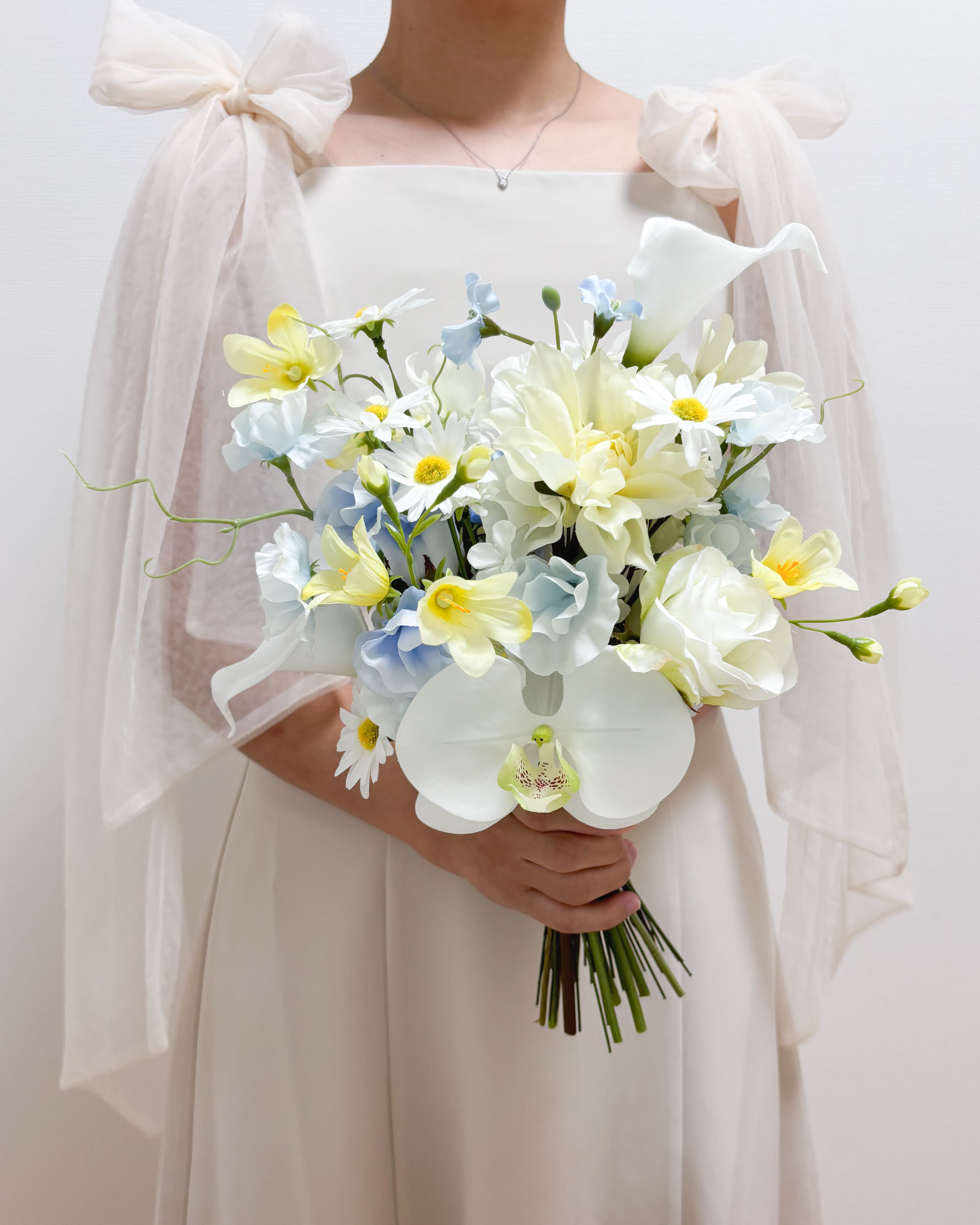 ウェディングブーケ　胡蝶蘭　ホワイトブーケ　アーティフィシャルフラワー