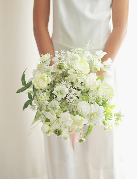 ホワイト×グリーンのナチュラルブーケ　ブーケ　結婚式　前撮り　造花　ウェディング ふんわり ナチュラル 透明感 ブーケ｜前撮り 結婚式｜ホワイト