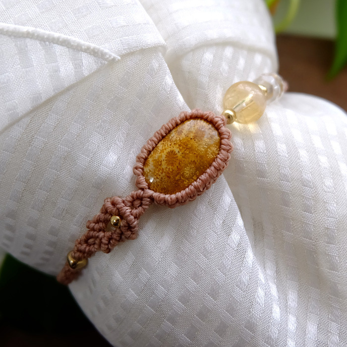 フォッシルコーラル（インドネシア産）化石珊瑚・天然シトリン マクラメ編みブレスレット 誕生日プレゼントギフト 3818