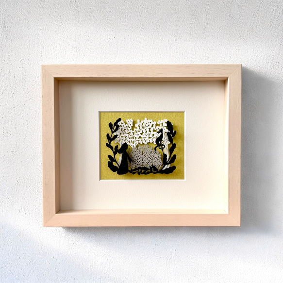 切り抜き絵、額付き、作者名入り 額装切り絵『いざない』 絵画 nopico 通販 20357615｜Creema(クリーマ)