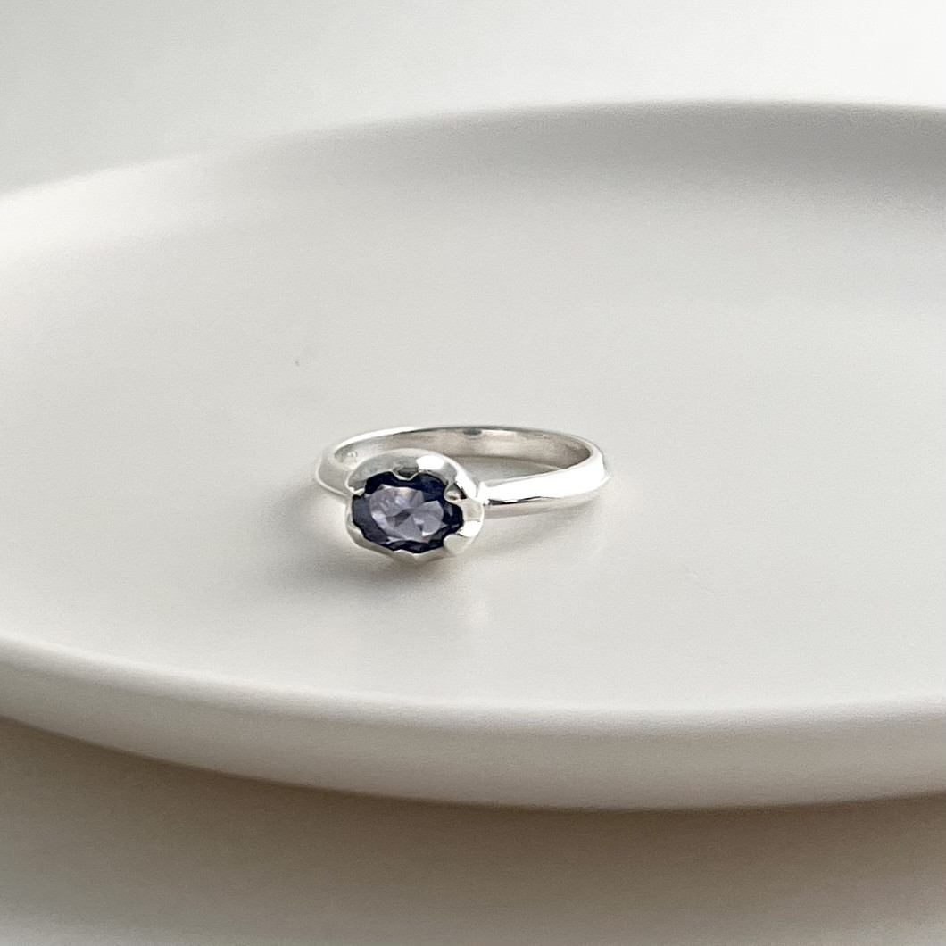 カラーストーン　アイオライト　指輪　リング　シルバー925   サイズ11号