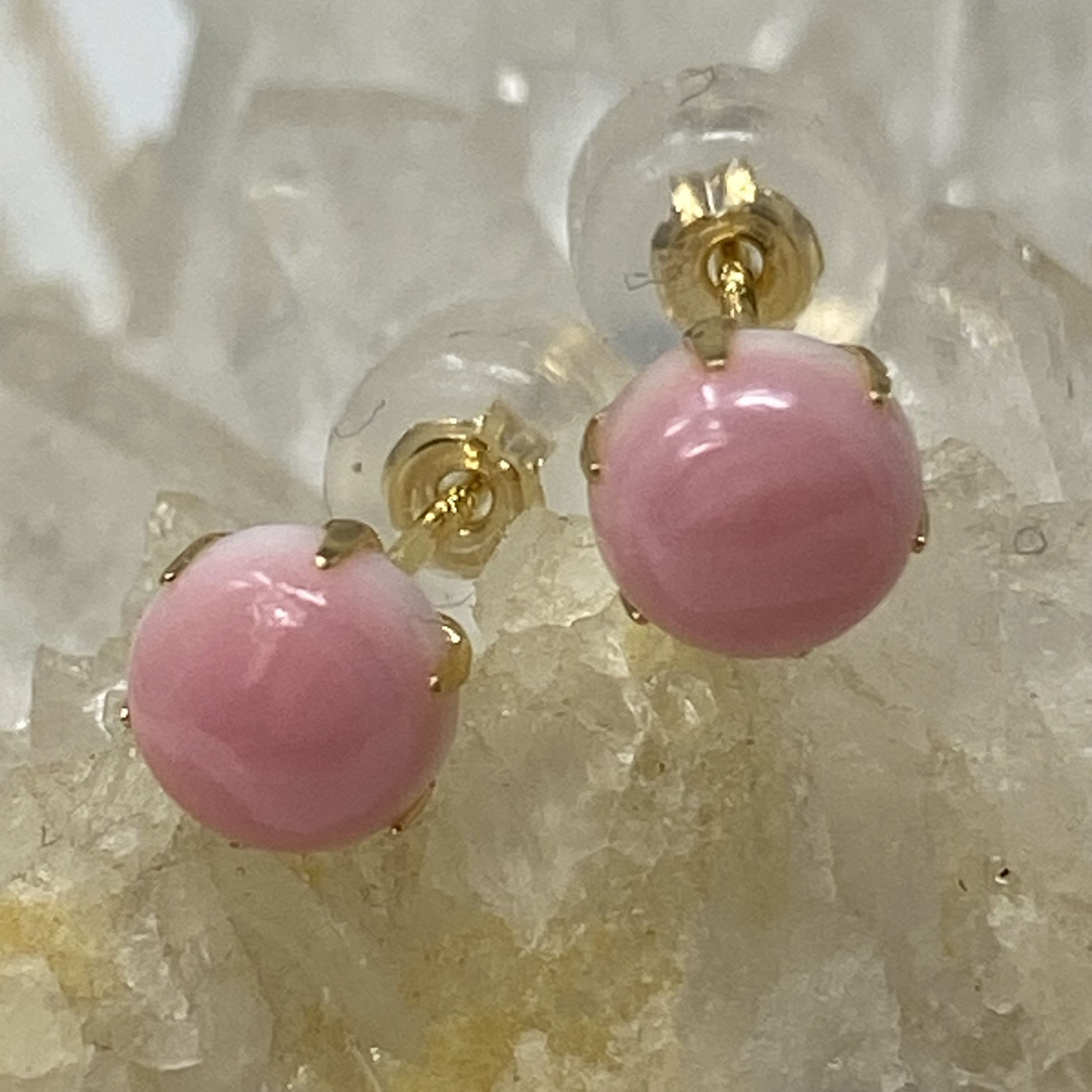 K18YG 天然コンクシェル スタッドピアス