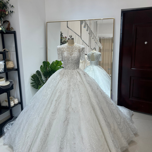 韓国風キラキラウエディングドレス 3D立体レース 短袖 ロングトレーン