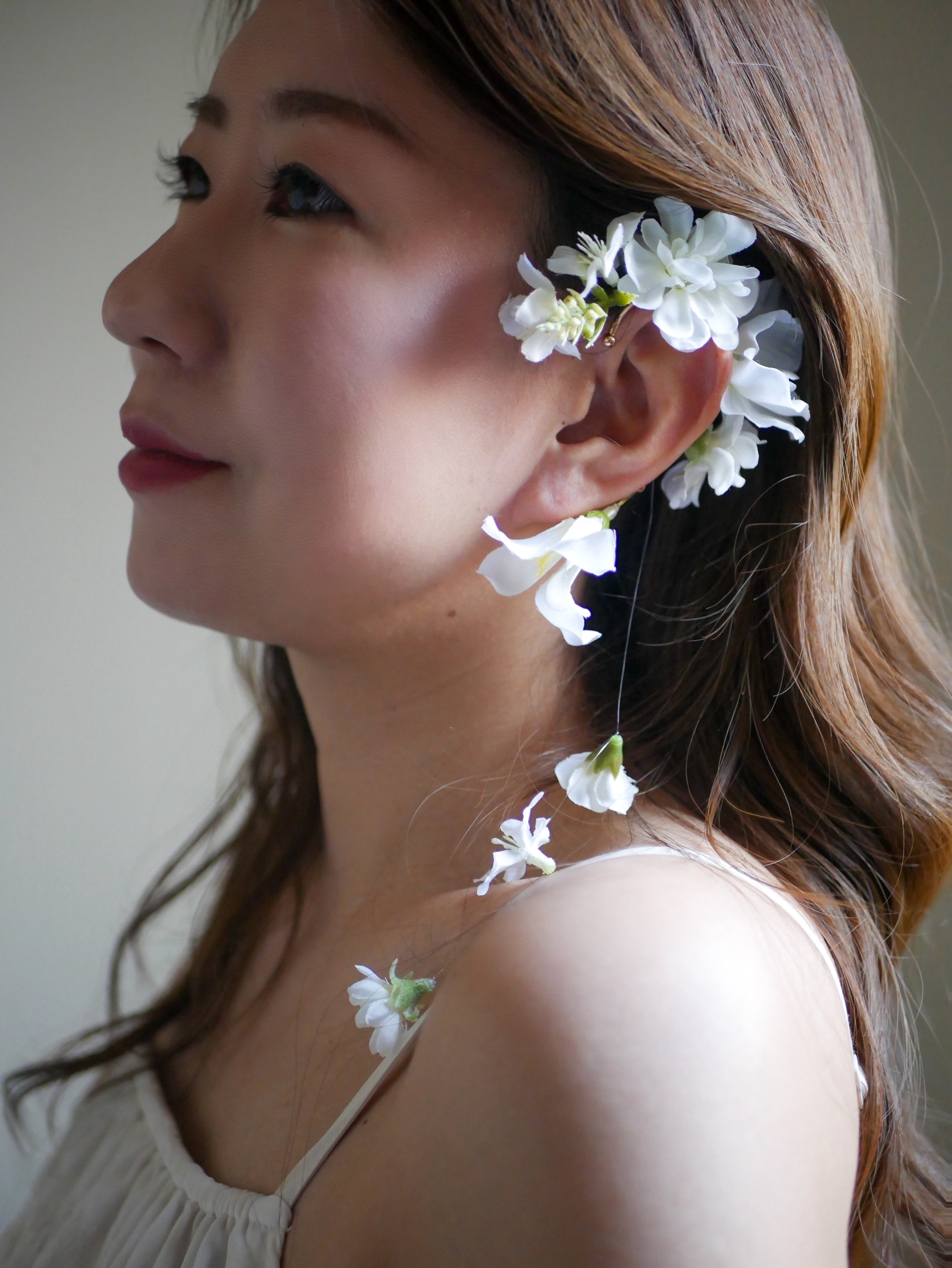 【クロエ】フラワーイヤーカフ　造花イヤーカフ　イヤリング　ピアス　フラワー　アーティフィシャル