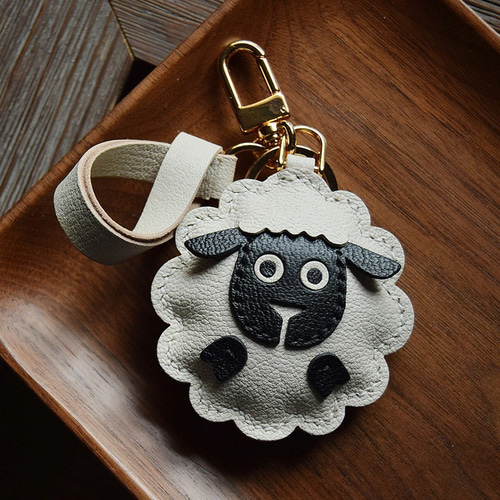 【最終価格】【未使用品】MCM☆羊型キーホルダー ハンドメイド】羊モチーフ 本革キーケース／キーホルダー 天然レザー