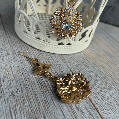 ♡ハンドメイド♡ビジューピアスイヤリング№991 ヴィンテージ風 レース フラワー ビジュー ピアス イヤリング 樹脂