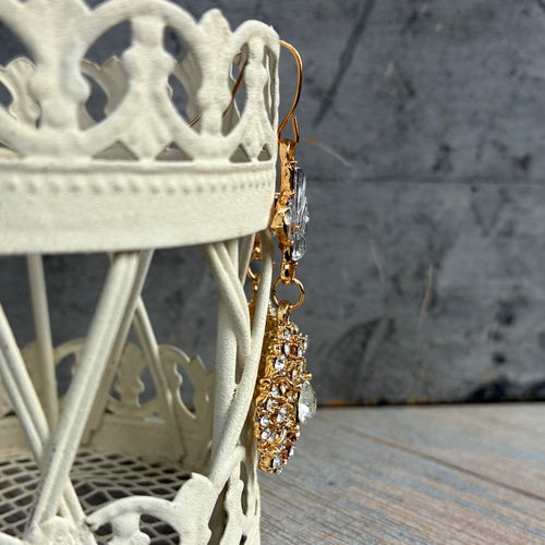 ヴィンテージ風 レース フラワー ビジュー ピアス イヤリング 樹脂