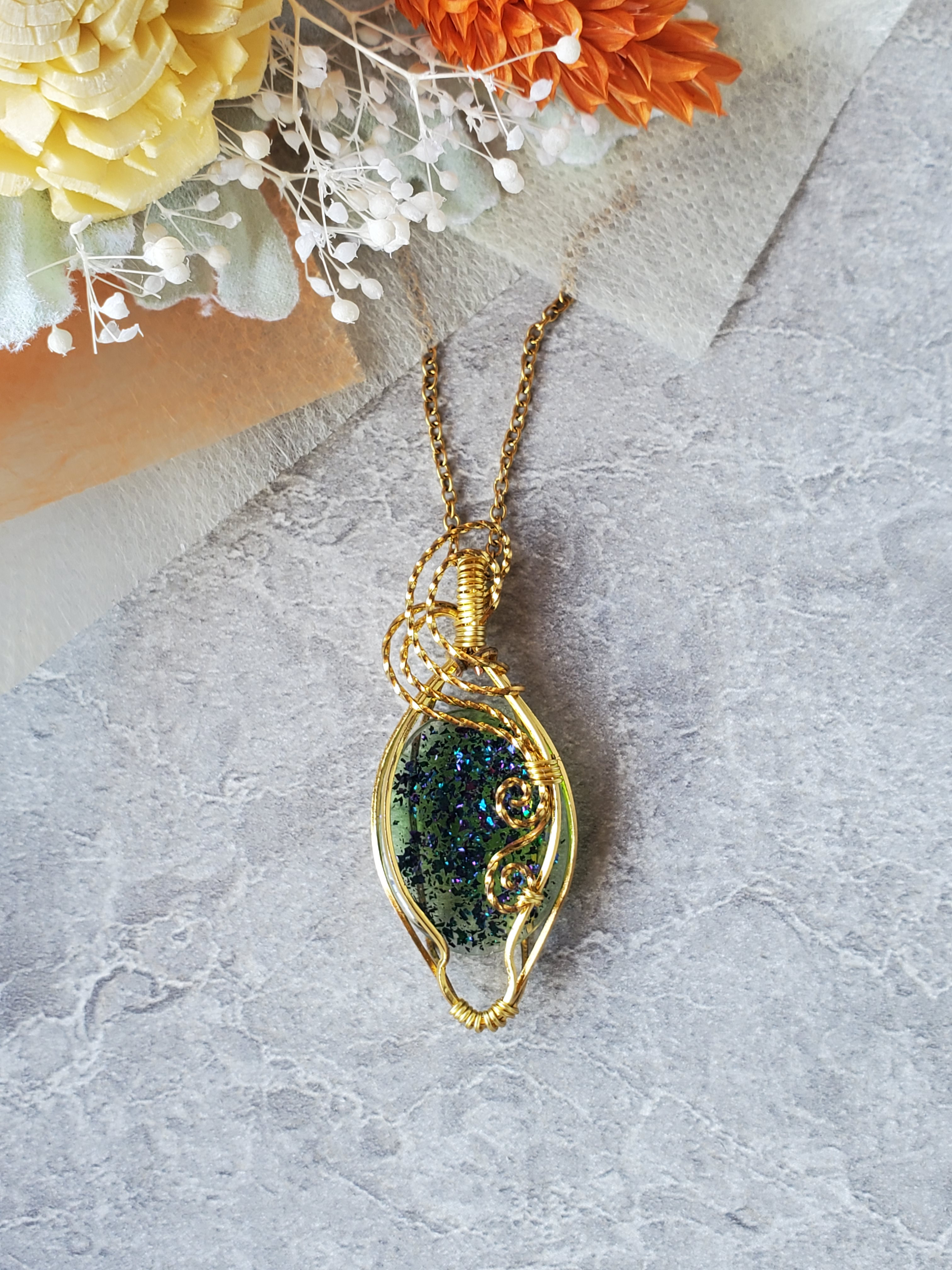 #07【一点モノ】　世界にひとつだけのレジン&ワイヤーネックレス