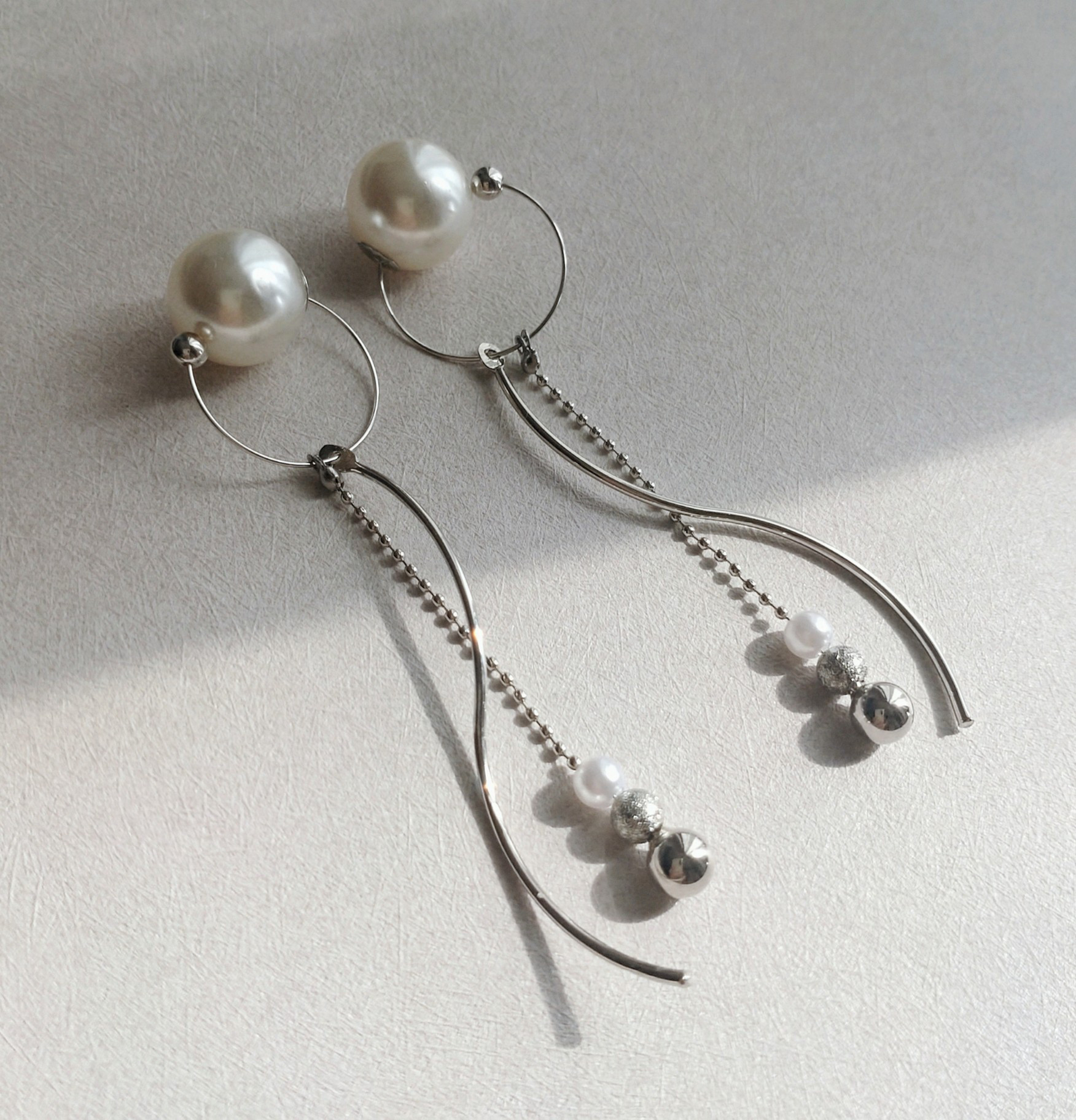 さとう式リンパケア イヤーカフ（ビューティーカフ）揺れるウェーブライン＆3種ビーズ