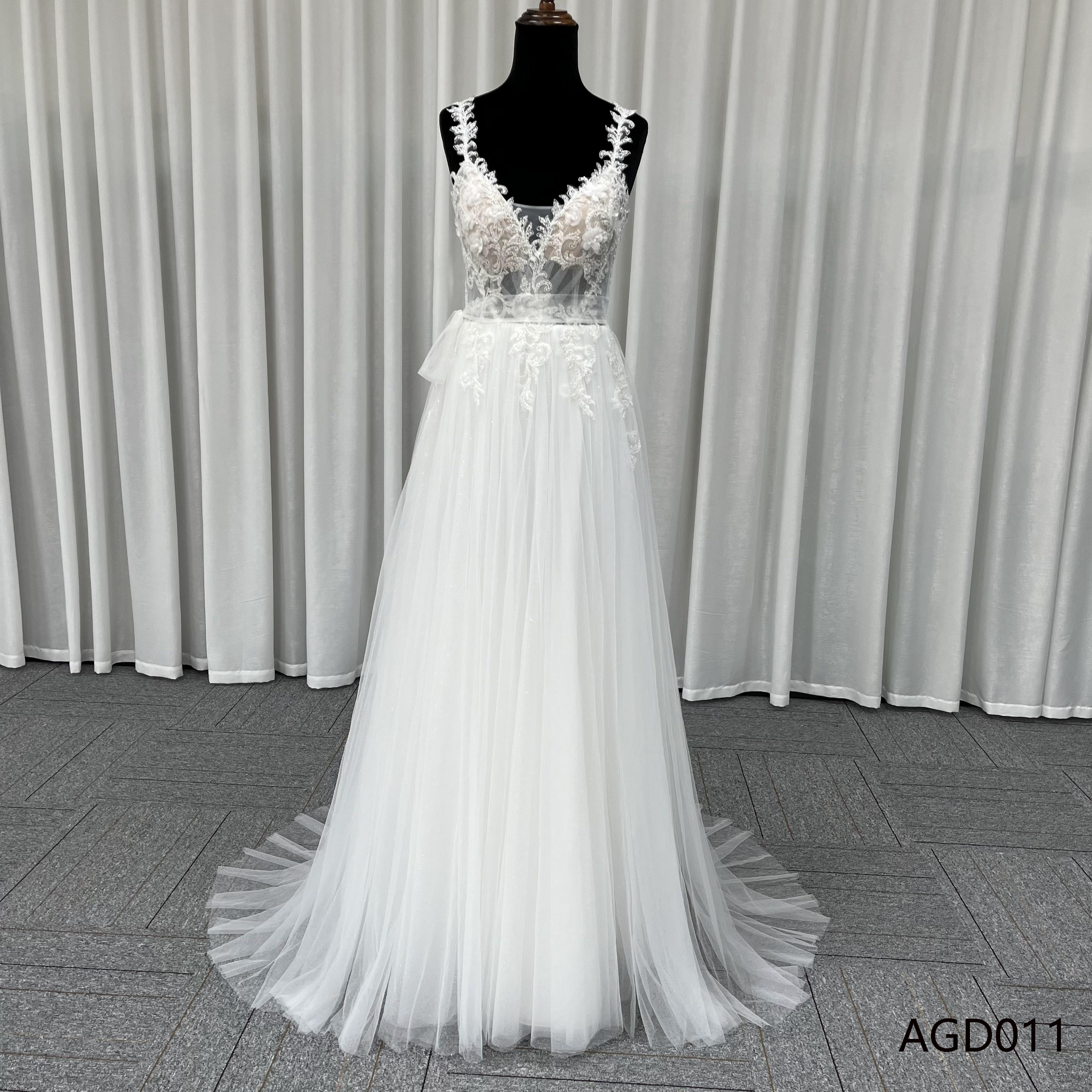 高品質　クイーンアンネック　シースルー　セクシー　ホワイト　ふんわりチュールAライン　エレガントなシルエット　優雅二次会