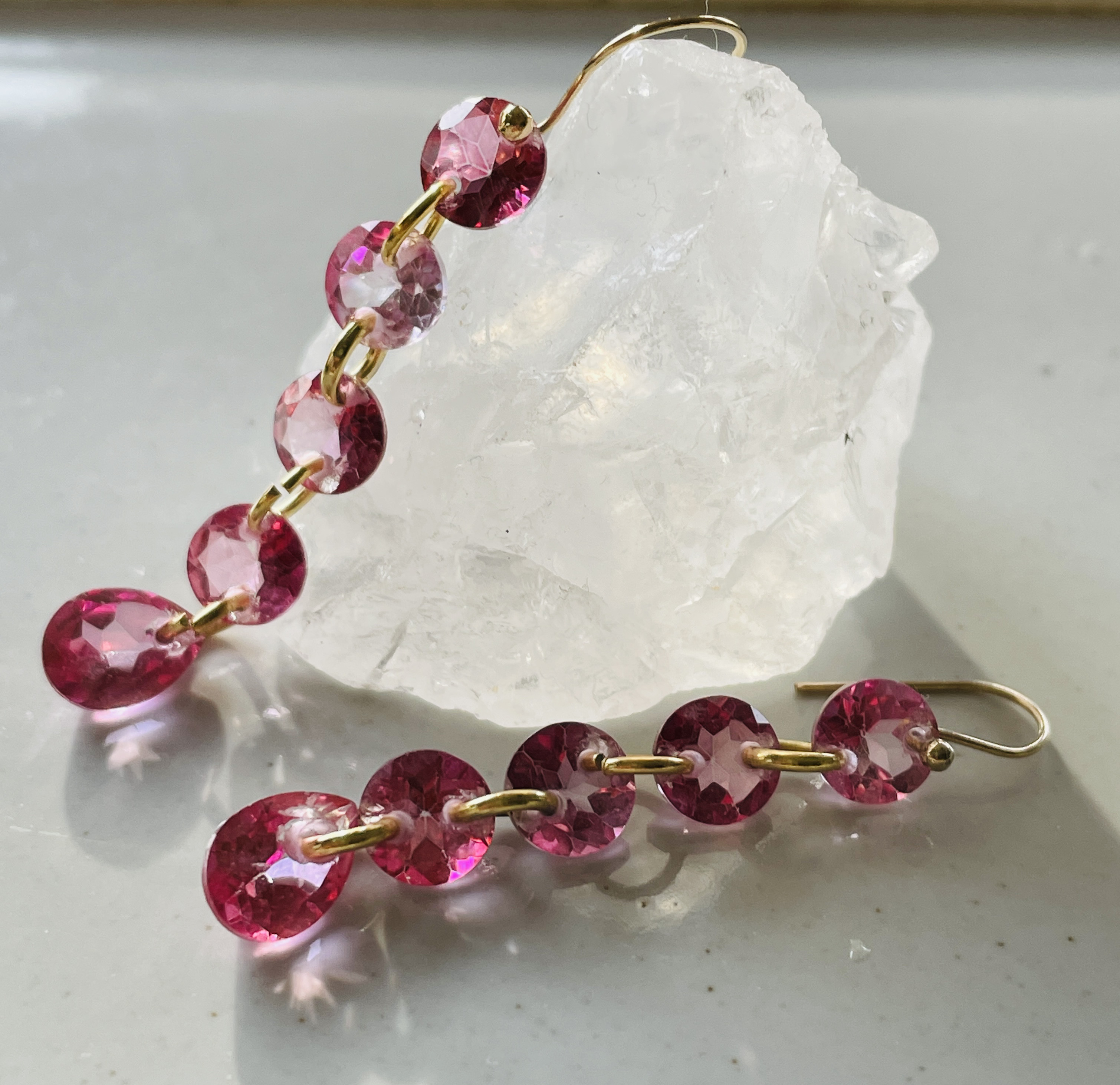 ピンクトパーズ 揺れるピアス