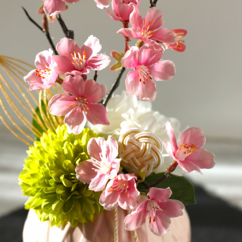 Creema限定】春を祝うピンクのフラワーアレンジメント 桜 菊 アーティ