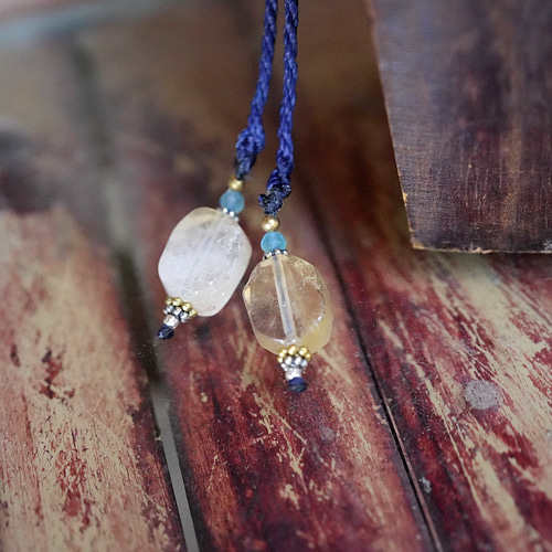 大粒ダイナミック☆ブルーフローライト原石 マクラメネックレス1882