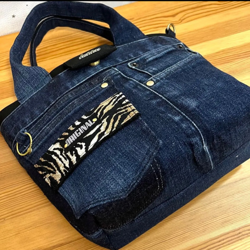 送料込みデニムリメイクバッグ（M）No.890☆ハンドバッグ ショルダー